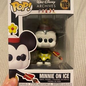 New Disney Archives Minnie Funko Pop